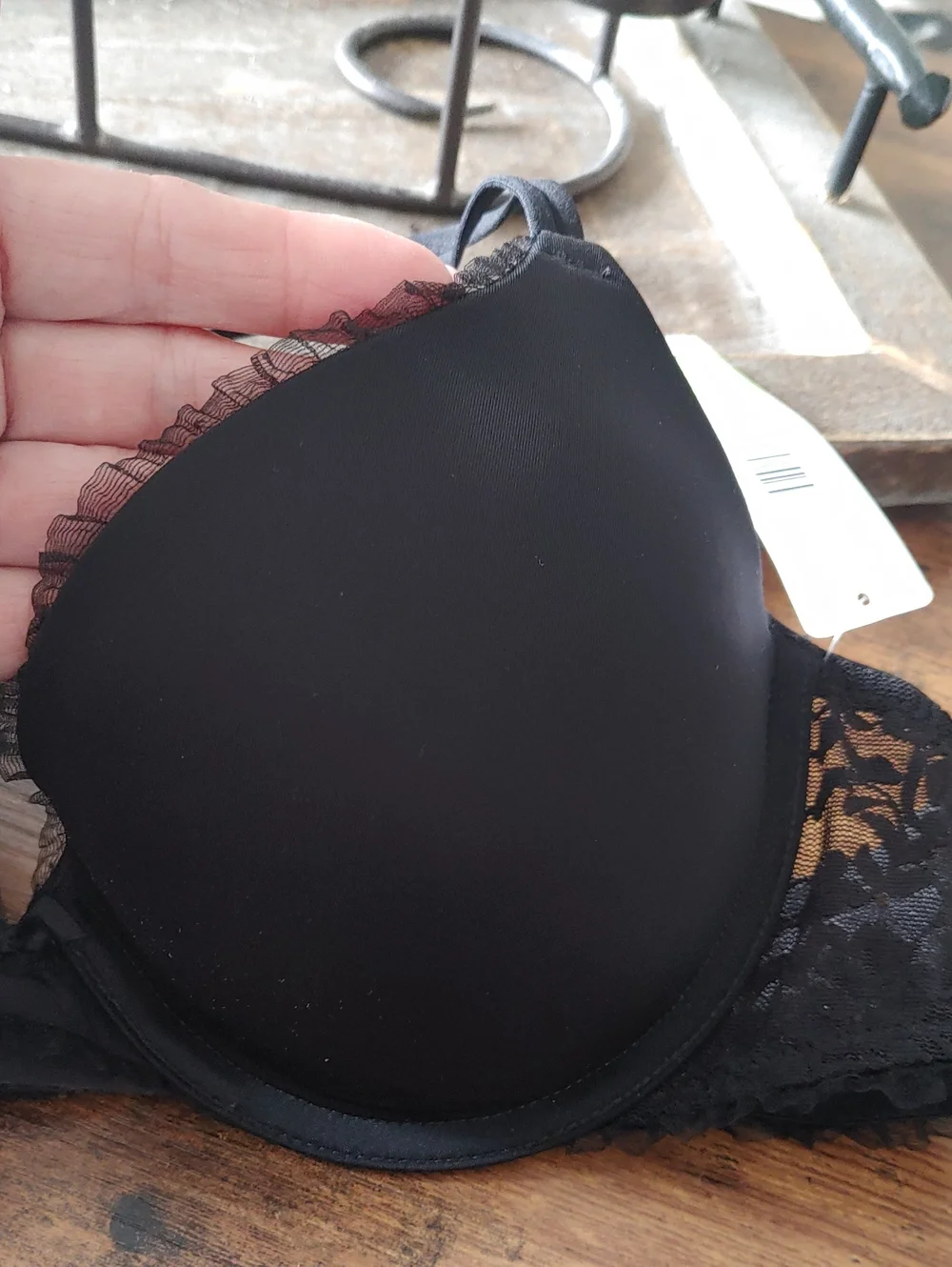 NWT 36B DKNY feminine Black Lace Super Sexy Padded Underwire Push-up Bra